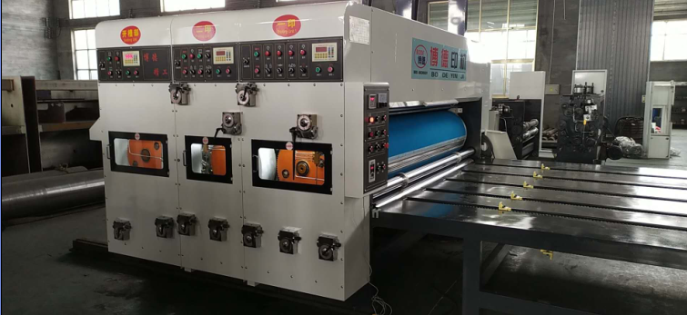 多色印刷開(kāi)槽機(jī)的特點(diǎn)