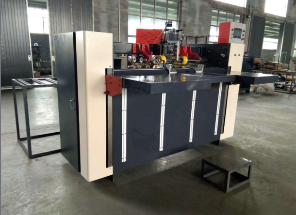 半自動訂箱機(jī)